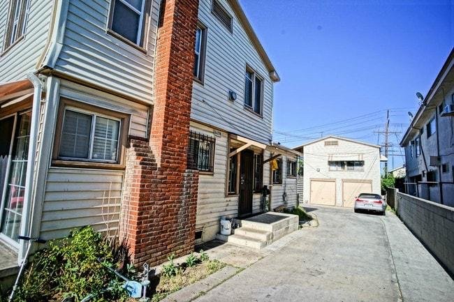 660 N Normandie Ave, Los Angeles, CA 90004